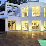 https://maskhq.co.uk/wp-content/uploads/2023/12/House_in_Marbella-11-Overall-view-at-night-2.jpg